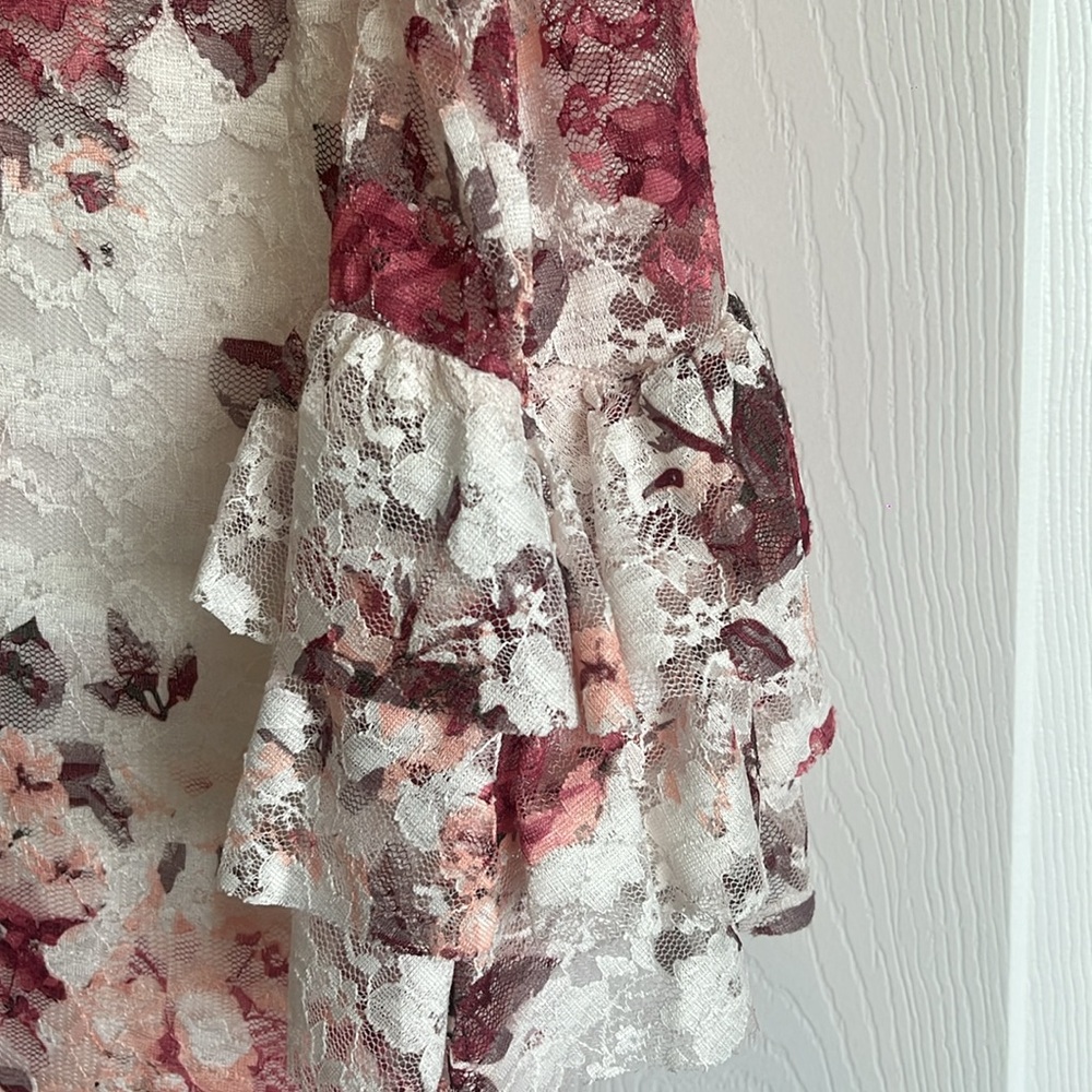 Floral Lace Top - Picture 4 of 6